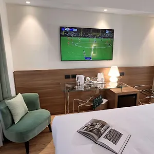 Hotel Western, Milão